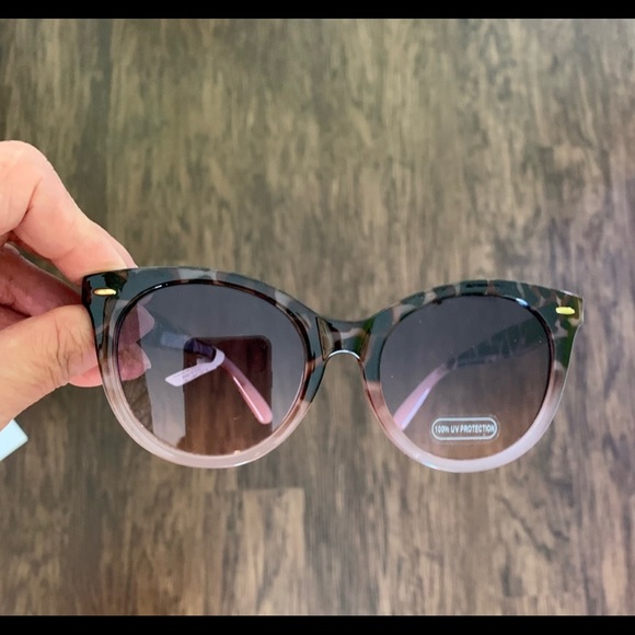 Loft metal tipped round sunglasses - Picture 11 of 16